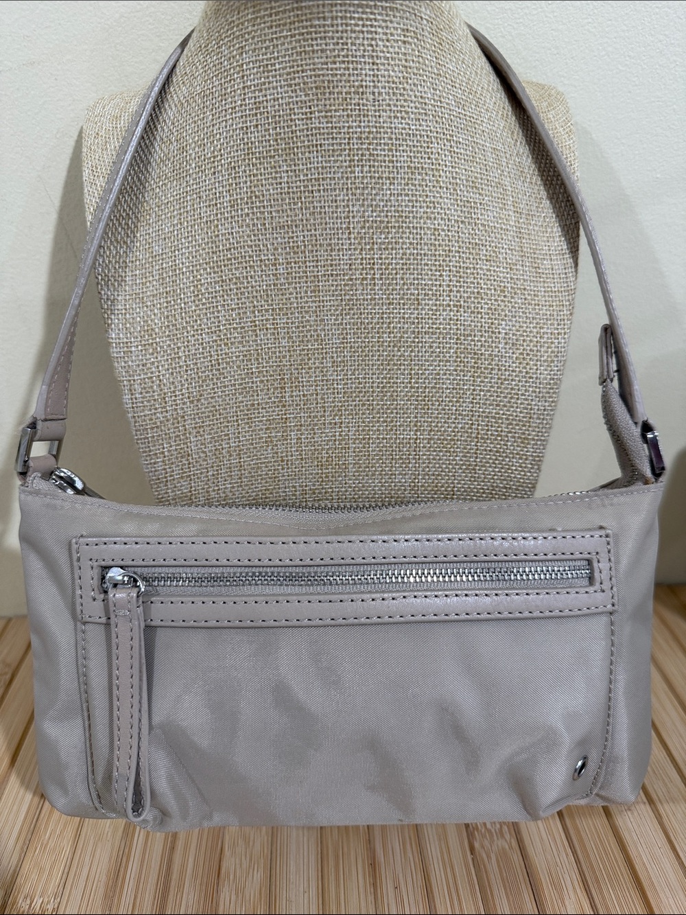 Banana Republic Hobo bag Tan Shoulder Bag with Front Zip Pocket - Picture 12 of 12